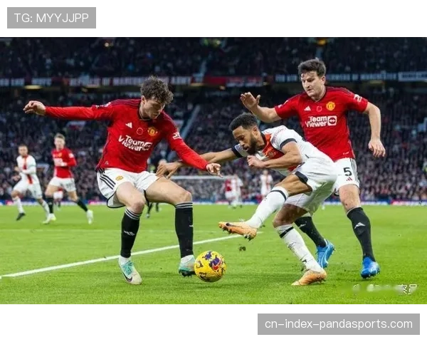 曼联对阵利兹联首发调整 舍什科乌加特进入先发